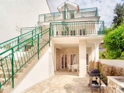 Two-Bedroom Apartment with Spacious Terrace and Garden Just 20m from the Beach!
